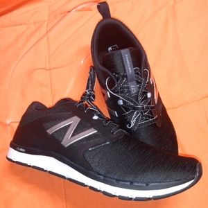 New Balance 577 Cross Training Tennis Shoes